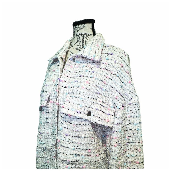 Olivaceous Women's Textured Button-Up Coat. Small - Picture 10 of 13